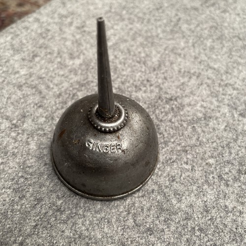 Vintage oil can singer - oil,