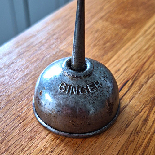 Singer vintage metal - metal, sewing